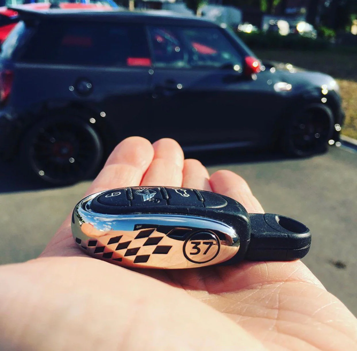 37 🏁 Checkered Design Alloy Metal Key Fob Case - Image 6